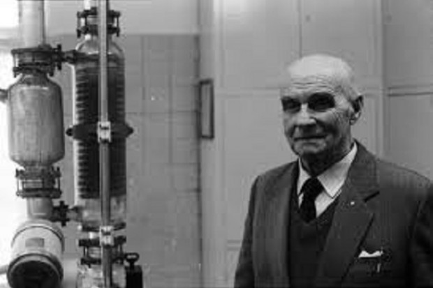 Profesor Stanisław Tołpa w laboratorium Historia pewnego preparatu