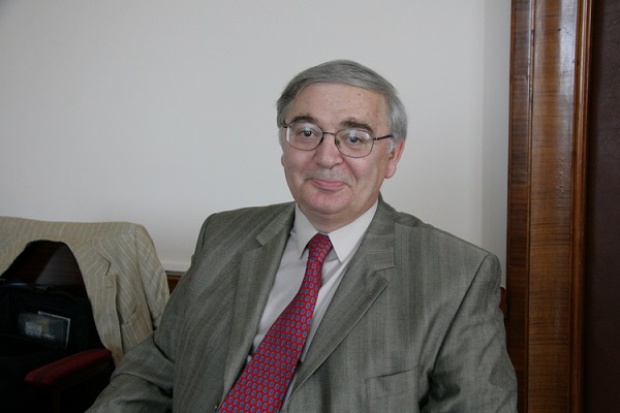 Prof. Andrzej Górski, kierownik Ośrodka Terapii Fagowej Terapia fagowa zamiast antybiotyków?