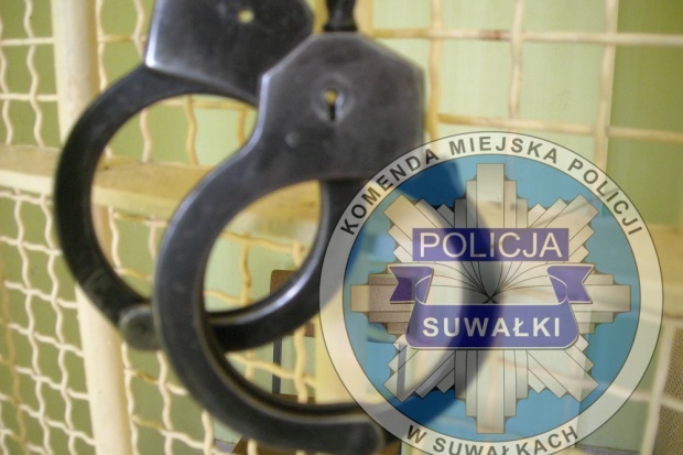 Fot. Suwałki KMP Suwałki: 32-latek zatrzymany za włamanie do apteki