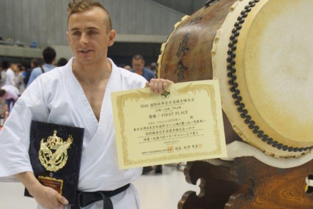 mgr farm. Michał Marcinkowski. Fot. GOIA Farmaceuta i mistrz karate