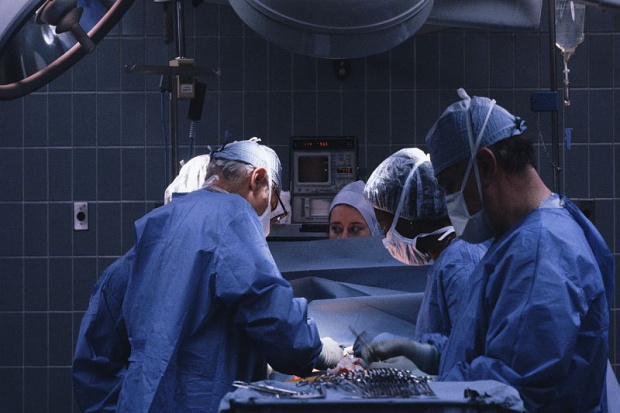 To kolejna tego typu transplantacja w Wielkiej Brytanii UK: przeszczepiono narządy od dawców z HIV