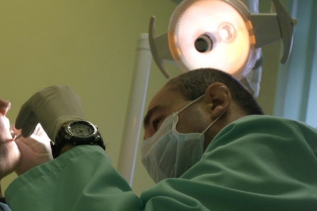Okazało się, że dentofobią (strach przed dentystą) ma swoje podłoże w genach. "Boję się dentysty. Mam to w genach"