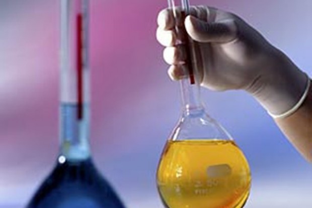 Firma farmaceutyczna inwestuje w przyszłych pracowników Teoria w szkole, praktyka w firmie farmaceutycznej