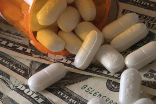 Technik farmaceutyczny: przeżytek czy sposób na tańszego pracownika?
