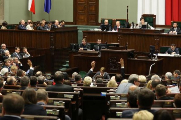 Nowela ustawy z powrotem trafiła do Sejmu Nowela ustawy z opcją wystawiania recept przez pielęgniarki z Senatu do Sejmu