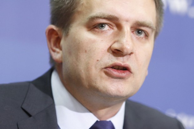 "To jest ustawa, która mówi, że aptek w Polsce ma być mniej " - uważa Bartosz Arłukowicz. PO: ograniczenie powstawania aptek jest pomysłem absurdalnym