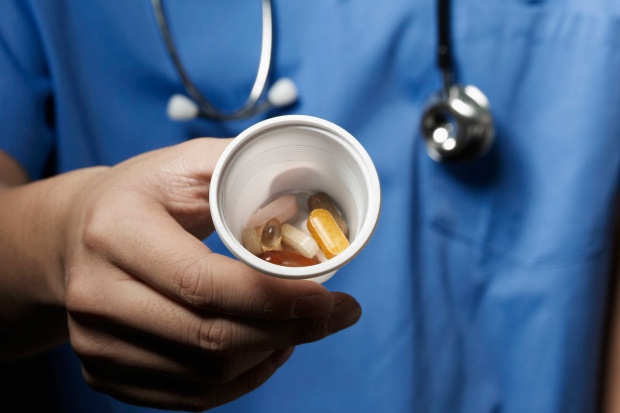 NFZ i farmaceuci informują pacjentów, jak stosować antybiotyki Podlaski NFZ i apteki uczą, jak stosować antybiotyki