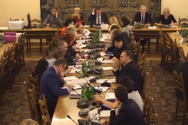 Niekorzystna dla samorządu aptekarskiego poprawka została przyjęta