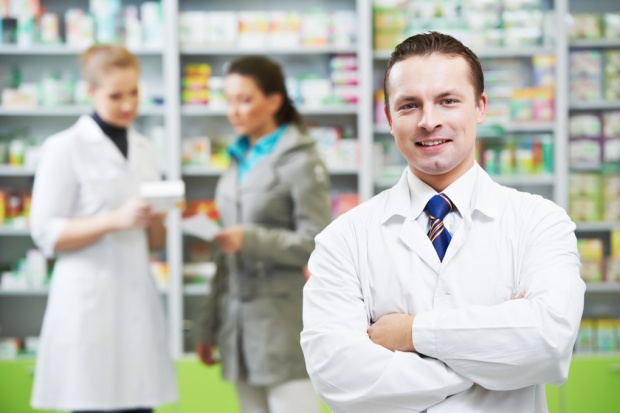 Klasyfikacja zawodu farmaceuty w dotychczasowych aktach prawnych pozostawała niejasna odnośnie tego, czy zawód farmaceuty jest zawodem medycznym, z uwagi na aspekt udzielania świadczeń zdrowotnych (fot. archiwum) PTSF postuluje wprowadzenie specjalizacji farmaceutycznych, by objąć opieką populacje pacjentów
