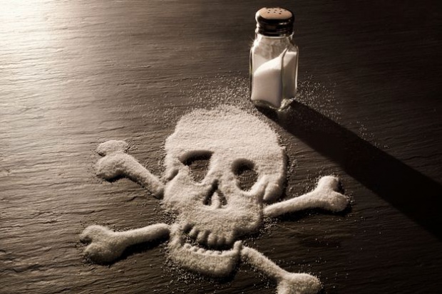 Choć zgodnie z zaleceniami Amerykańskiego Towarzystwa Kardiologicznego ilość dziennie spożywanej soli nie powinna przekraczać 2300 mg, większość dorosłych Amerykanów konsumuje dziennie ponad 3400 mg (fot. archiwum) Spożycie soli wpływa na ciśnienie tętnicze poprzez bakterie jelitowe