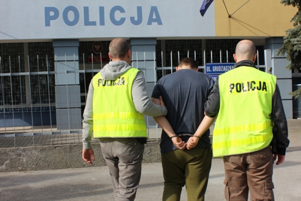 17 latkowi grozi do 8 lat pozbawienia wolności. Fot. Policja Chełmża: nastolatek podrabiał recepty