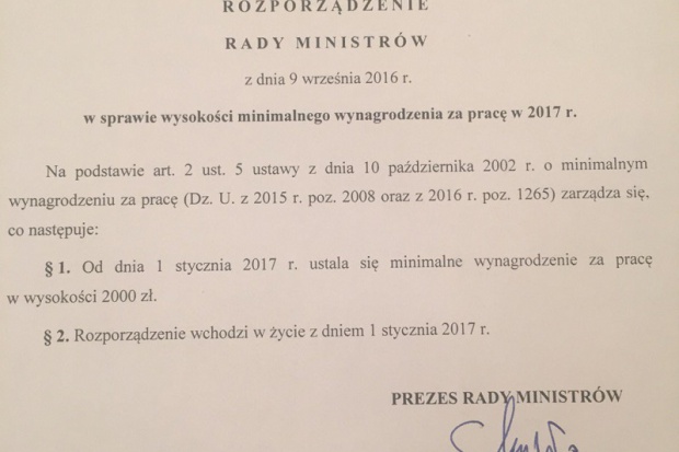Zmiana wynagrodzenia minimalnego wchodzi od nowego roku Minimum 2000 zł brutto od 2017 roku