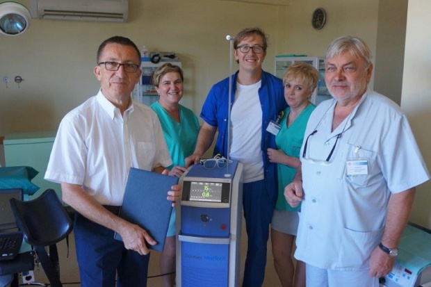 Firma farmaceutyczna ufundowała sprzęt medyczny Pabianice: Aflofarm ufundował laser holmowy