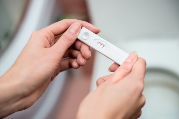 Badania wykazały, że kobiety, które w ramach pracy podnosiły lub przesuwały ciężkie obiekty, posiadały o 8,8 proc. mniej jajeczek zdolnych do zapłodnienia Badania: charakter pracy wpływa na płodność u kobiet