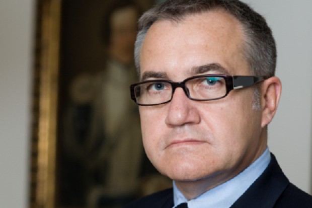 Chociaż nasz system refundacji leków jest efektywny, gdyż leki w Polsce należą do najtańszych w UE, to – niestety - udział procentowy dopłat pacjentów jest wysoki Kiedy taniej znaczy drożej, czyli refundacyjny paradoks