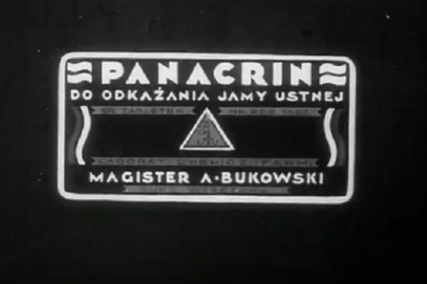 Jeden z fanów historii dotarł do jedynej zachowanej jeszcze reklamy, która emitowana była w kinie przed 1939 rokiem. Dotyczy apteki i sprzedawanego w niej leku (fot. You Tube) Magister Bukowski prezentuje czyli polska reklama w kinie przed 1939