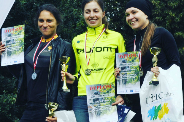 Farmaceutka Anna Banaszek ponownie Mistrzynią Polski Farmaceutów w maratonie MTB (Fot. KOIA) Farmaceutka z kieleckiej Izby obroniła tytuł Mistrzyni Polski Farmaceutów w maratonie MTB