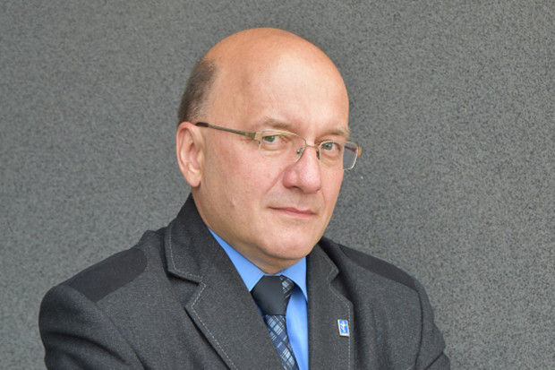 My, aptekarze, uprzedzaliśmy, że mamy dobrą pamięć. Mamy też rodziny, przyjaciół, a pacjenci codziennie przychodzący do naszych aptek nam ufają. Wiecie, dlaczego? Bo nie rzucamy słów na wiatr - mówi Mariusz Politowicz (fot. NIA) Radni 4 lata “pracowali” na podziękowanie przy urnie wyborczej
