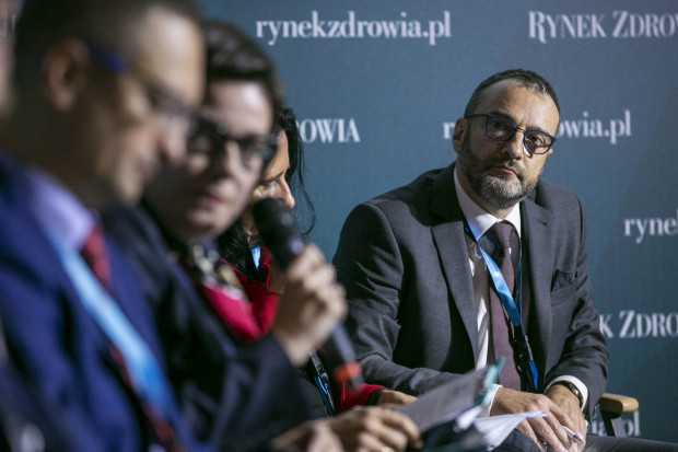 Mocną stroną branży farmaceutycznej jest kapitał ludzki - powiedział uczestniczący w sesji wiceminister zdrowia (Fot. PTWP) Przemysł farmaceutyczny musi wspiąć się na wyższy poziom innowacyjności. Pomoże RTR?