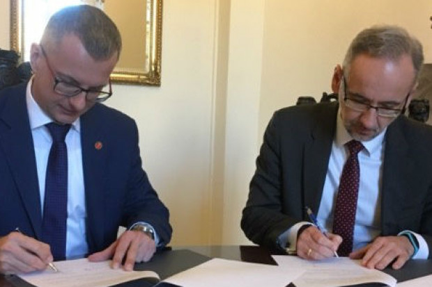 Podpisanie porozumienie o współpracy NFZ z Gdańskim Uniwersytetem Medycznym (Fot. NFZ) Wspólne działania NFZ i Gdańskiego Uniwersytetu Medycznego w obszarze badań