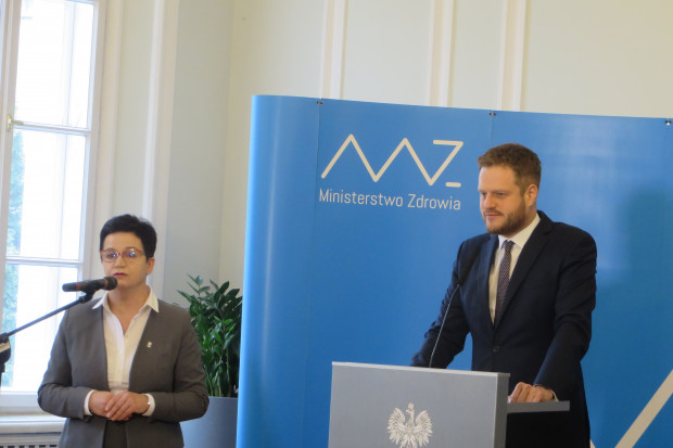 Czasem zainteresowanie udziałem w szkoleniach było tak duże, że był problem z pomieszczeniem wszystkich w jednej sali - mówił wiceminister zdrowia, Janusz Cieszyński (fot. LJ) 97 proc. aptek wygenerowało certyfikat i jest podłączonych do systemu e-zdrowie