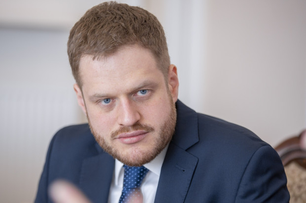W ciągu kilku tygodni liczba nowych przypadków zakażenia koronawirusem będzie istotnie spadać - zapewnił wiceszef MZ (fot. archiwum) Janusz Cieszyński: w ciągu kilku tygodni będzie spadek zakażeń