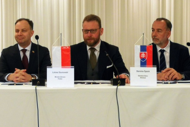 Pięć państw uczestniczy w projekcie "uczciwych i przystepnych cen leków" (fot. @MinZdrowia) Memorandum ws. uczciwych cen leków