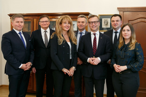 15 maja br. Senat Warszawskiego Uniwersytetu Medycznego wybrał pełen skład Rady Uczelni (fot. WUM) Powołano Radę Uczelni WUM