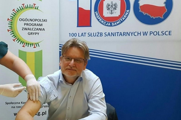 Wśród zaszczepionych byli m.in. dr hab. Jarosław Pinkas (Fot. Archiwum) Akcja szczepień dla pracowników GIS