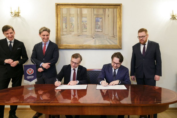 Podpisanie listu intencyjnego (fot. WUM) WUM będzie współwdrażał technologię w leczeniu hematoonkologicznym