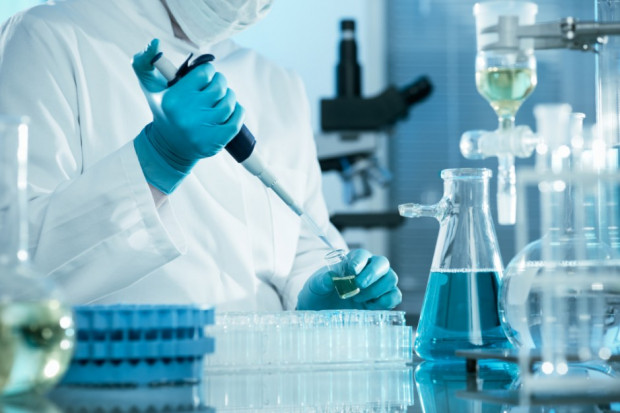 Eksperymentalny lek został opracowany przez amerykańską firmę Gilead Sciences Inc. (Fot. Archiwum) Chińska spółka rozpoczęła masową produkcję leku na koronawirusa