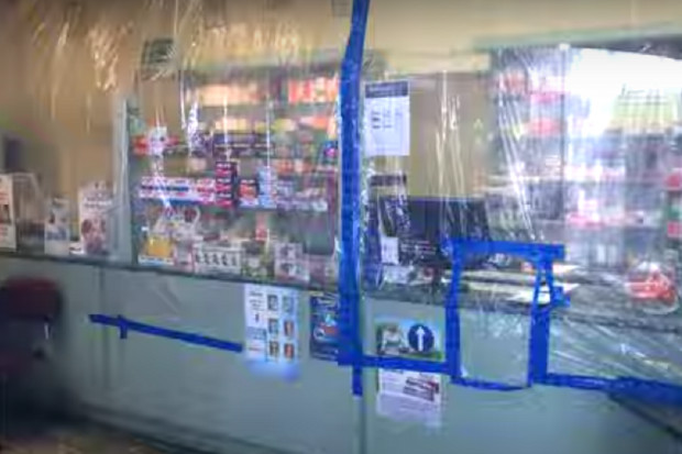 Podziękowania dla farmaceutów i personelu aptek (fot. kadr z YT) Z pierwszej linii frontu