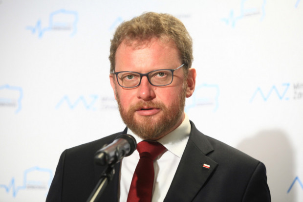 Minister nie ukrywa swoich obaw związanych z planowanym poluzowaniem restrykcji (Fot. Archiwum) Minister Zdrowia: pośrednim wyborem jest taniec na brzytwie