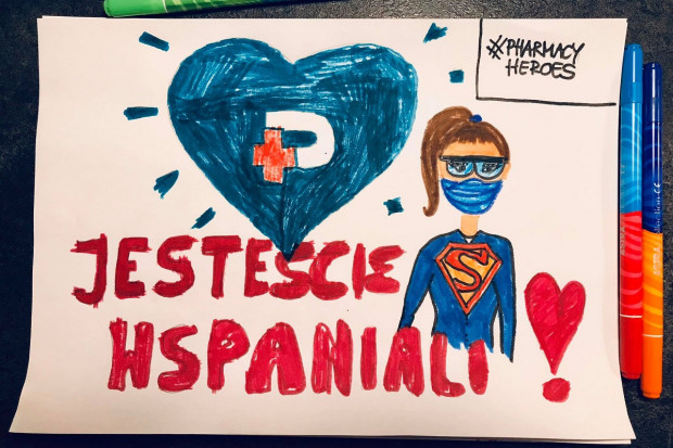 Inicjatorem kampanii #pharmacyheroes jest Polska Grupa Farmaceutyczna, a patronatem objęła ją Międzynarodowa Federacja Farmaceutyczna (fot. Fundacja) Dzieci farmaceutom. Bo są ich bohaterami