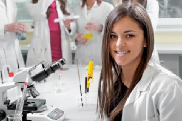 Nowym kierunkiem studiów na Politechnice Rzeszowskiej będzie inżynieria farmaceutyczna (Fot. Archiwum) Studia: Politechnika Rzeszowska rusza z inżynierią farmaceutyczną
