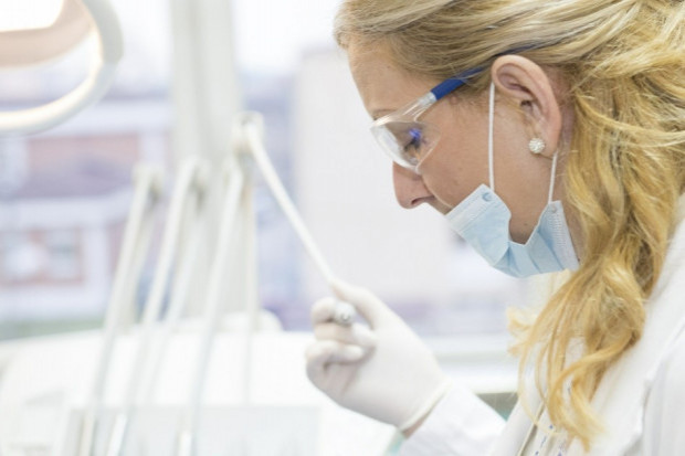 Odsyłanie po zaświadczenie może stanowić ograniczenie w dostępie do świadczeń medycznych (Fot. Pixabay) Dentyści obawiają się znieczulania osób stosujących leki psychotropowe?