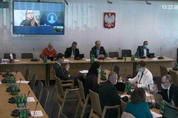 W posiedzeniu z ramienia NIA uczestniczyła Elżbieta Piotrowska-Rutkowska, prezes NRA (Fot. NIA, TT) Prezes NRA: to kolejny ważny etap procedowania UOZF