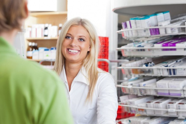 Wszystkie decyzje farmaceuty powinny być uzgadniane z lekarzem prowadzącym pacjenta (Fot. Archiwum) Ekspertka: farmaceuta powinien być włączony w cały cykl terapii