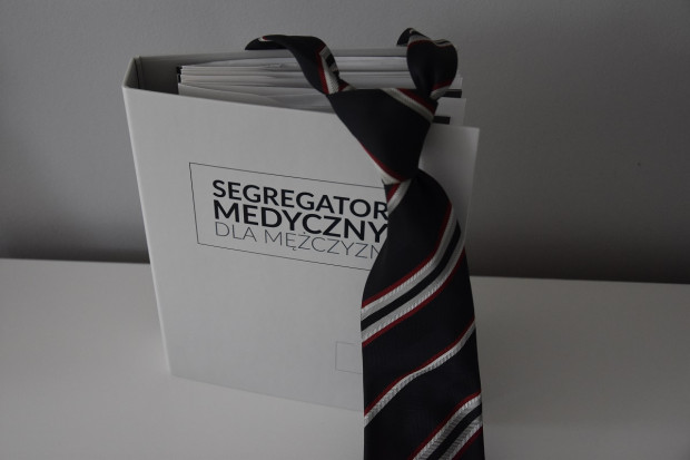 Lekarze PPOZ zachęcają do przestrzegania podstawowego kalendarza badań. O czym panowie nie powinni zapominać, gdy skończą 50 lat? (fot. PPOZ) W Dzniu Ojca nauczmy tatę, jak dbać o zdrowie