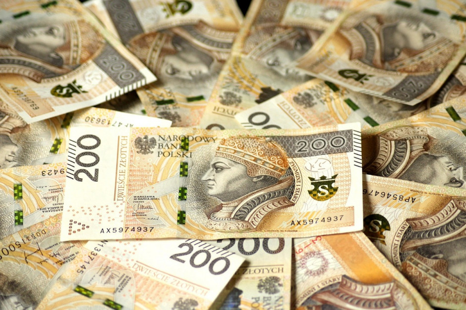 Minister zdrowia liczy na obniżenie ceny leku. Dopiero wtedy będzie mógł on być refundowany (fot. Pixabay) Dlaczego Soliris nie jest dalej refundowany?