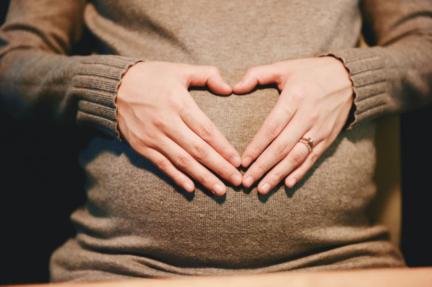 Badania: u kobiet w ciąży COVID-19 nie ma cięższego przebiegu