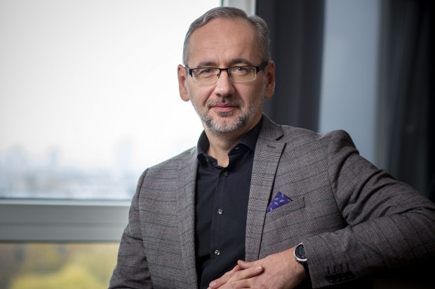 Elementem walki z epidemią jest zasada DDM, czyli dezynfekcja, dystans i maseczki oraz szczepienia ochronne przeciw grypie (fot. PTWP) Jesienna strategia walki z COVID-19: trzy poziomy szpitalnictwa, zasada DDM i więcej testów