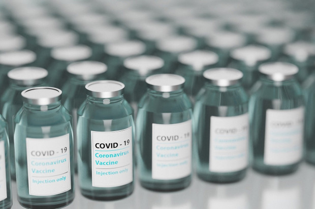 Farmaceuci mogą szczepić się p/ COVID-19 na każdym etapie