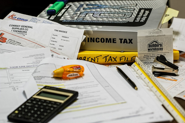 Opisuje zmiany w ustawach o podatku dochodowym w 2021 r. oraz zmiany w VAT 2021 r. tzw. pakiet SLIM VAT (fot. Pixabay) Zmiany podatkowe 2021. Co może się przydać w aptece?