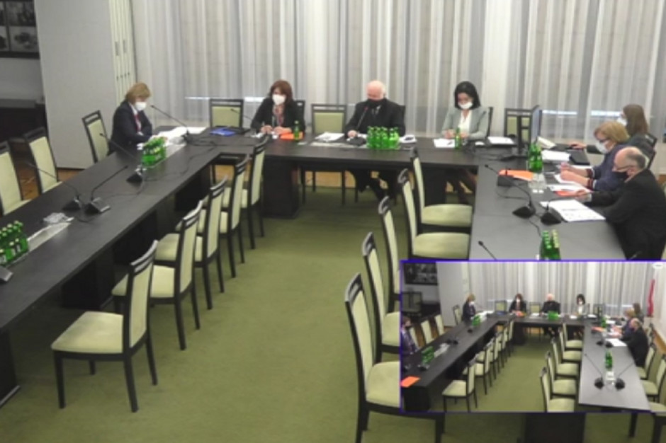 Kwestia dopisania przepisu wzbudziła wątpliwości biura legislacyjnego Senatu (fot. screen) Wszystkie szczepienia ochronne będą mogły być wykonywane w aptekach