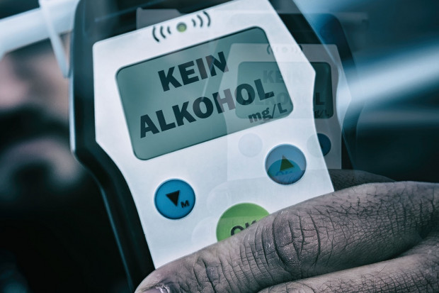 Alkomaty ze smarfona - czy są dokładne w pomiarach? (fot. Pixabay) Czy alkomat w smartfonie poda prawidłowy wynik?
