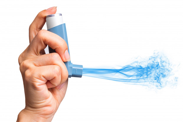 Rosja poinformowała o zarejestrowaniu leku inhalacyjnego mającego zapobiegać burzy cytokinowej. Fot. Shutterstock W Rosji zarejestrowano pierwszy lek inhalacyjny zapobiegający komplikacjom po zakażeniu Covid-19